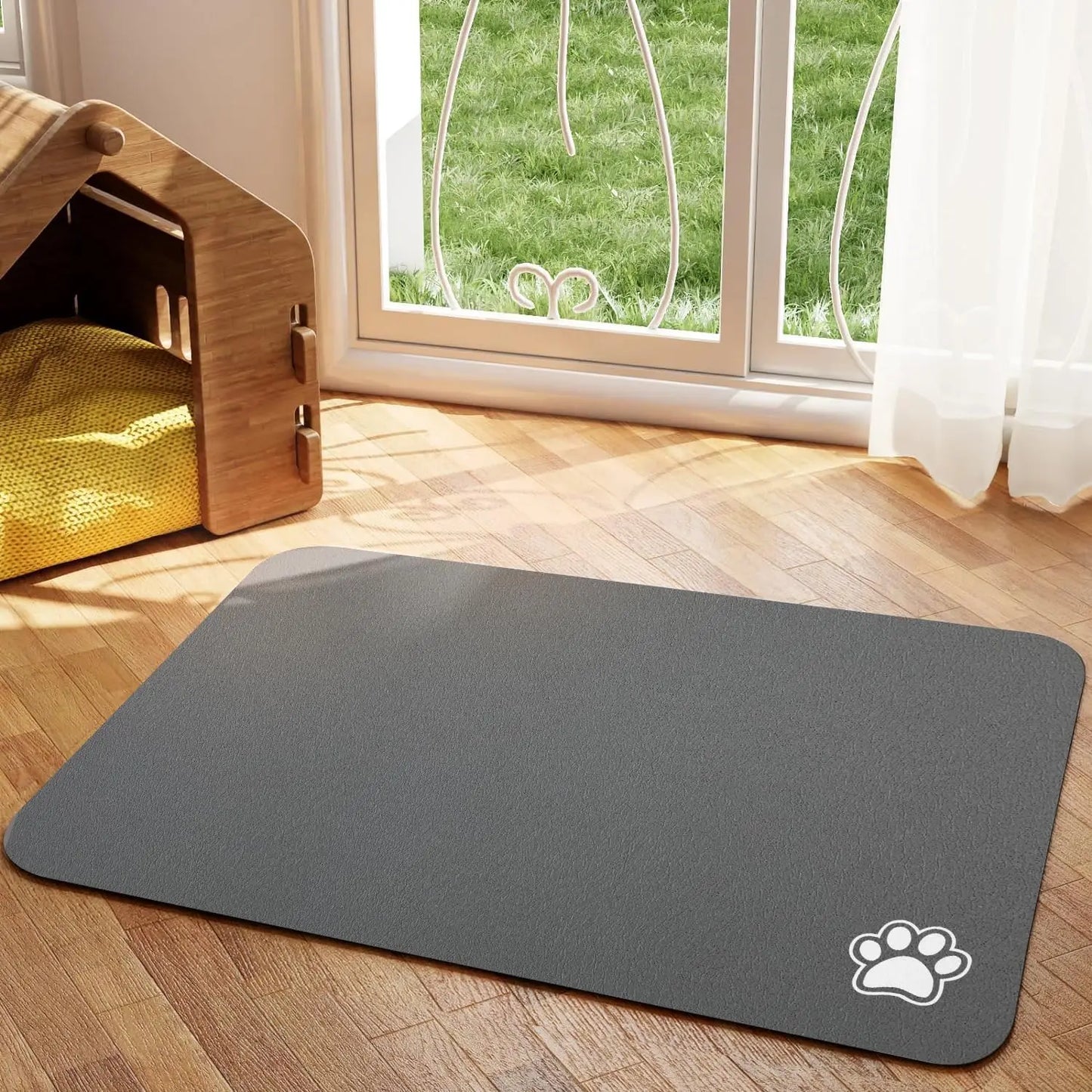 Mess-Free Mealtime: Absorbent & Easy-Clean Pet Feeding Mat!