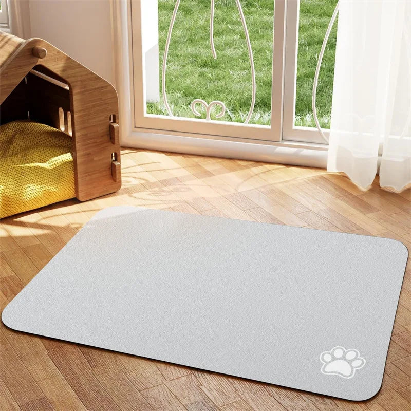 Mess-Free Mealtime: Absorbent & Easy-Clean Pet Feeding Mat!